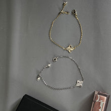 Load image into Gallery viewer, aalia ewellery SINGLE FOUR PETAL BRACELET