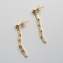 Load image into Gallery viewer, PAPERCLIP STUD EARRINGS