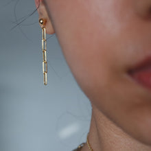 Load image into Gallery viewer, PAPERCLIP STUD EARRINGS
