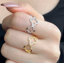 Load image into Gallery viewer, CLOVER BAND RING
