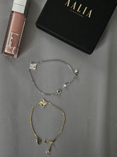 Load image into Gallery viewer, aalia ewellery SINGLE FOUR PETAL BRACELET
