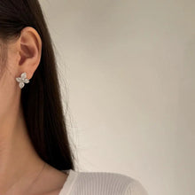 Load image into Gallery viewer, four lead petel earrings
