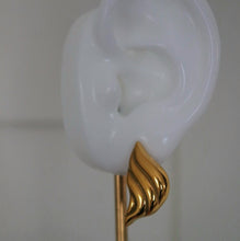 Load image into Gallery viewer, WAVE STUD EARRINGS
