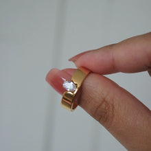 Load image into Gallery viewer, GOLD DOME OVAL CUBIC ZIRCONIA BAND RING
