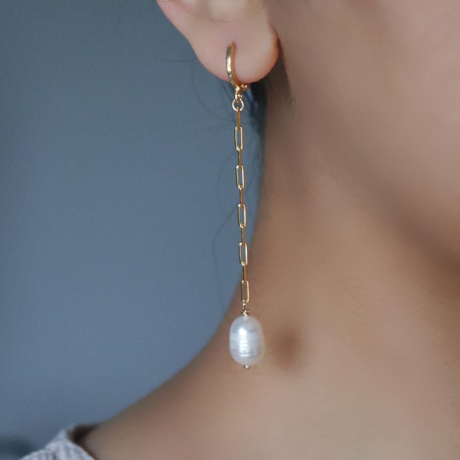 BAROQUE DROP HUGGIE EARRING