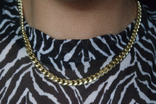 Load image into Gallery viewer, CHUNKY CURB CHAIN NECKLACE
