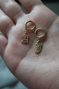 OLD ENGLISH INITIAL EARRING